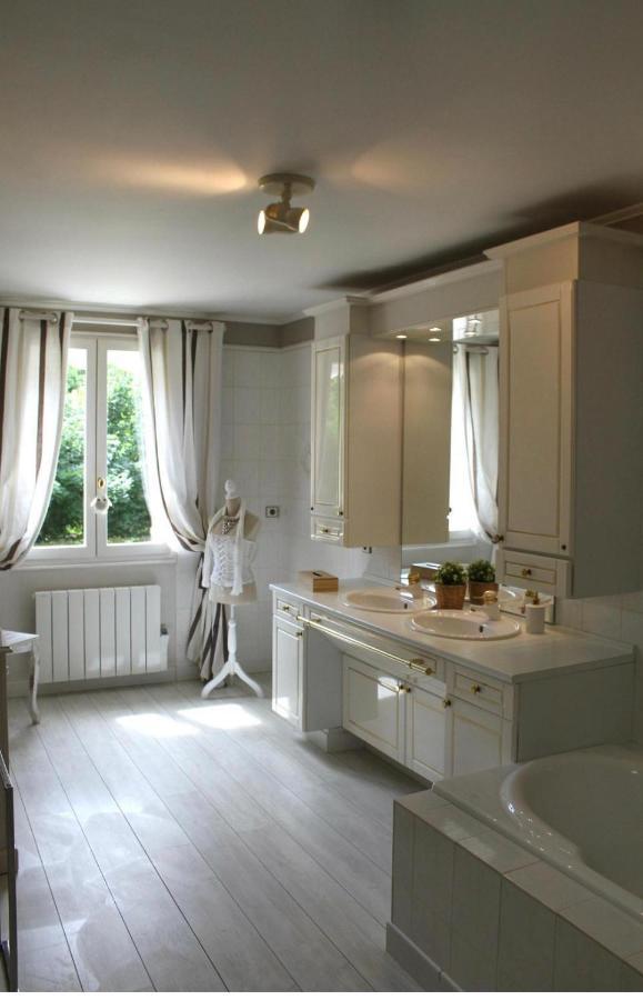 Chambres A La Maison Hermitage Aincourt Exterior foto
