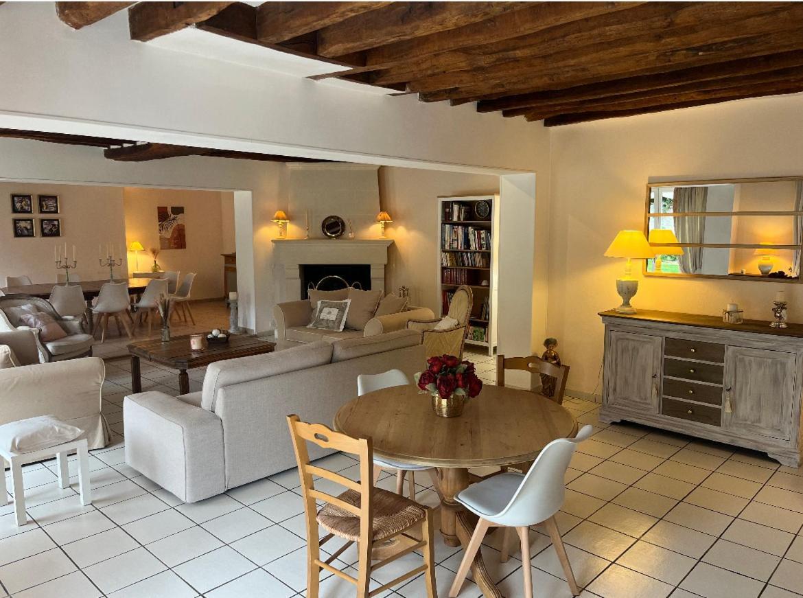 Chambres A La Maison Hermitage Aincourt Exterior foto